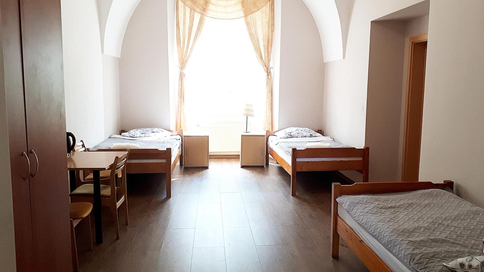 Diecezjalny Dom Formacyjny Apartment Nysa Bagian luar foto