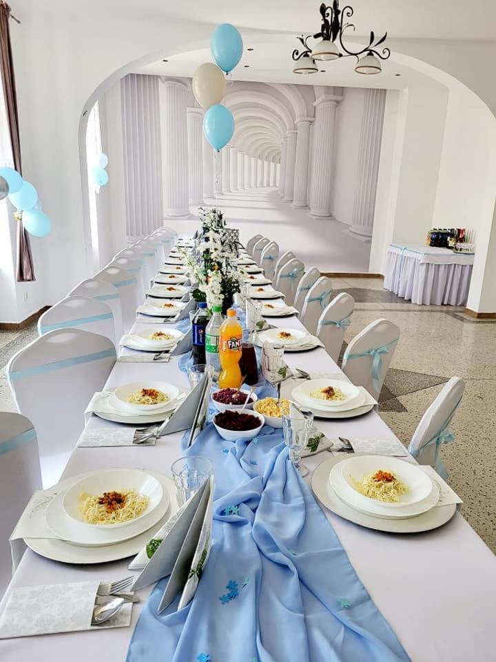 Diecezjalny Dom Formacyjny Apartment Nysa Bagian luar foto