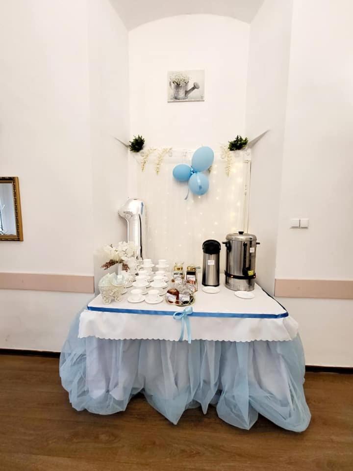 Diecezjalny Dom Formacyjny Apartment Nysa Bagian luar foto