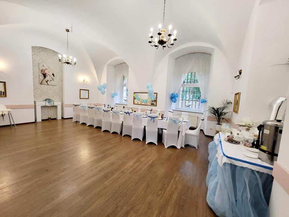 Diecezjalny Dom Formacyjny Apartment Nysa Bagian luar foto